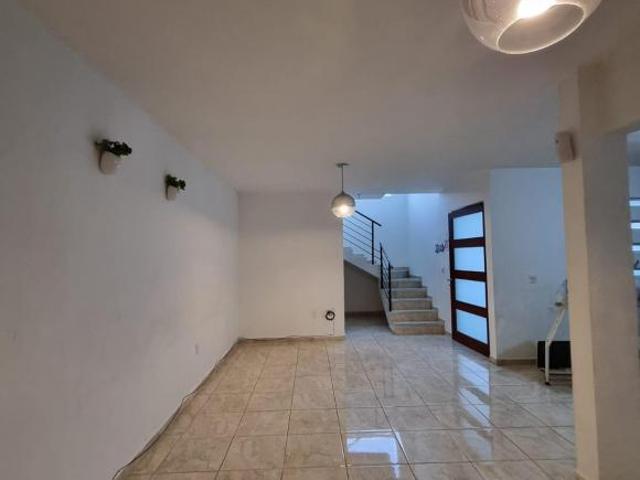 CASA EN ESQUINA DENTRO DE CONDOMINIO 4