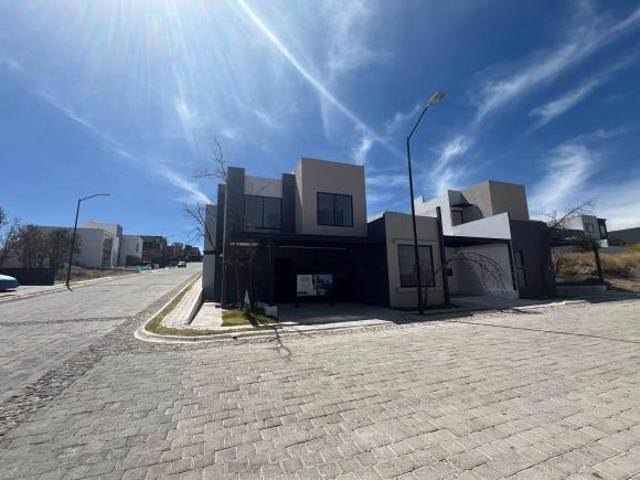 Casa en esquina en Conjunto habitacional Campestre Haras Del Bosque Puebla