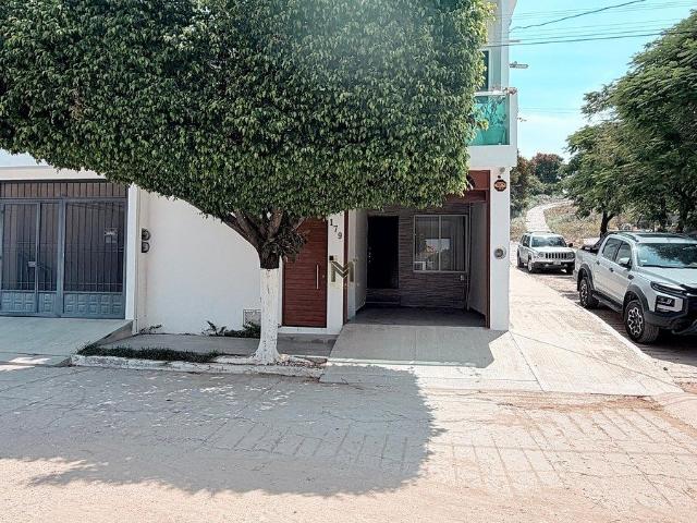 CASA EN ESQUINA EN RENTA EN SOLIDARIDAD TERAN
