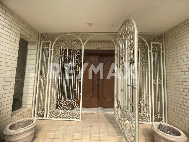 CASA EN ESQUINA EN VENTA COLONIA ALTAMIRA, REYNOSA