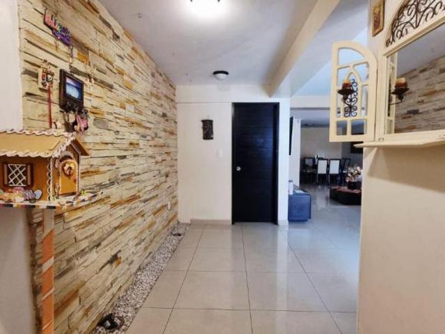 CASA EN ESQUINA EN VENTA EN COLONIA ISSSTE FRENTE A PARQUE