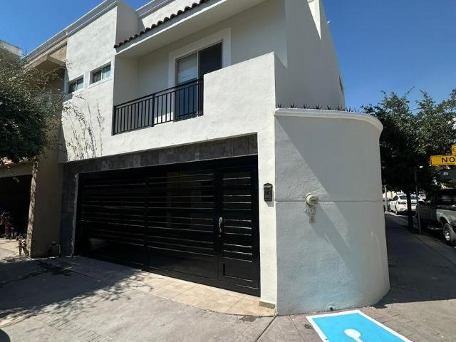 Casa en Esquina en Venta, Los Rincones Ronc?n del Valle Escobedo N.L