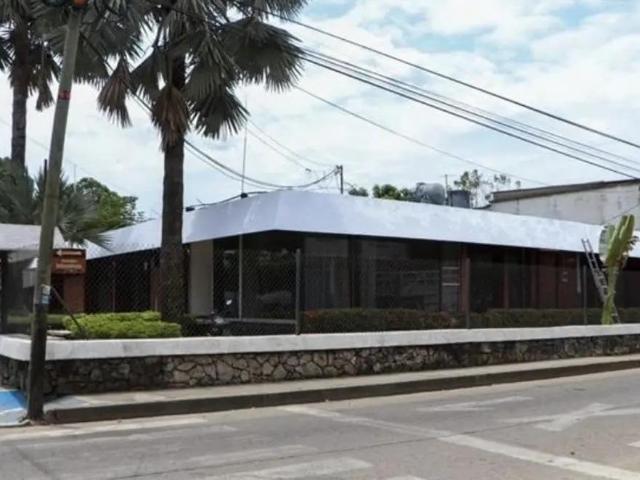 Casa en esquina en zona c?ntrica ideal para escuela y cl?nica