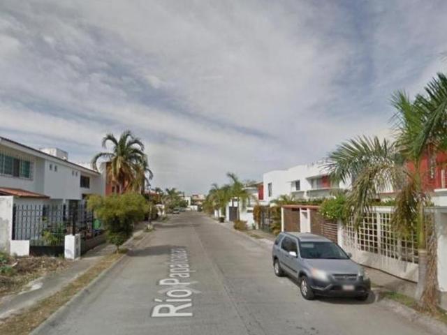 Casa en Fluvial Vallarta, Jalisco. ¡Súper precio!