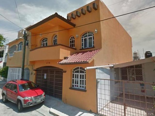 Casa en Fracc. Bonanza en Tabasco 2000