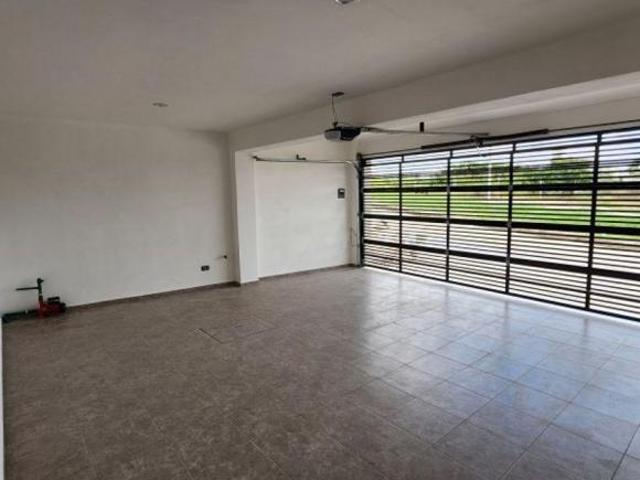 Casa en Fracc. IMPERIAL DE LAS ANIMAS de 4 recamaras una en planta baja