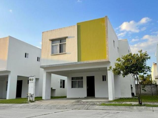 Casa en fracc. 17 de Enero 5 minutos de la playa