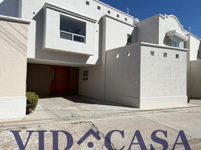 Casa en Fraccionamiento Trojes de Oriente
