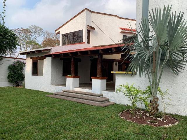 Casa en Fraccionamiento Tulipanes de Las ?nimas