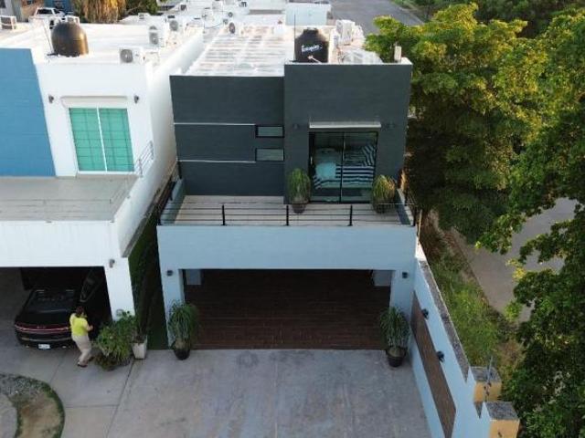 Casa en Fraccionamiento Valle Alto
