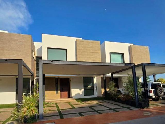 Casa en Fraccionamiento Valle Alto