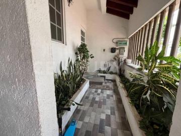 CASA CON ALBERCA EN FRACCIONAMIENTO CERCA DE PLAZA AVERANDA EN CUERNAVACA