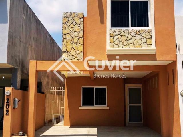 Casa en Fraccionamiento Arecas