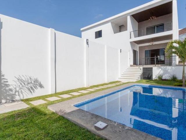 Casa en Fraccionamiento Burgos | 4 Recamaras | Alberca