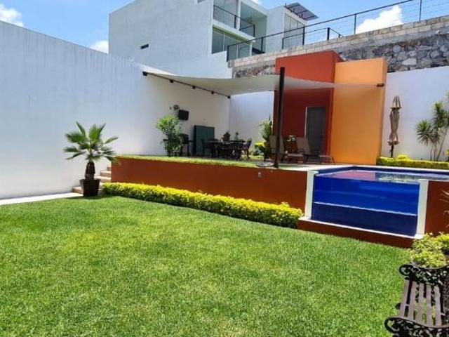 CASA en Fraccionamiento BURGOS CORINTO