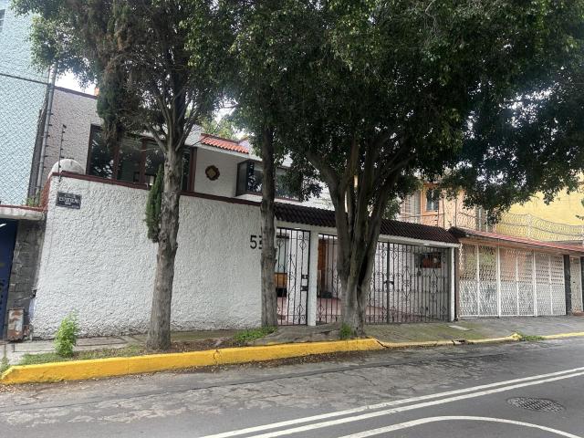 Casa en Fraccionamiento cerrado con vigilancia 4 recamaras