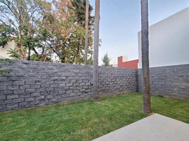 Casa en Fraccionamiento con vigilancia, Cerca de Capufe Cuernavaca