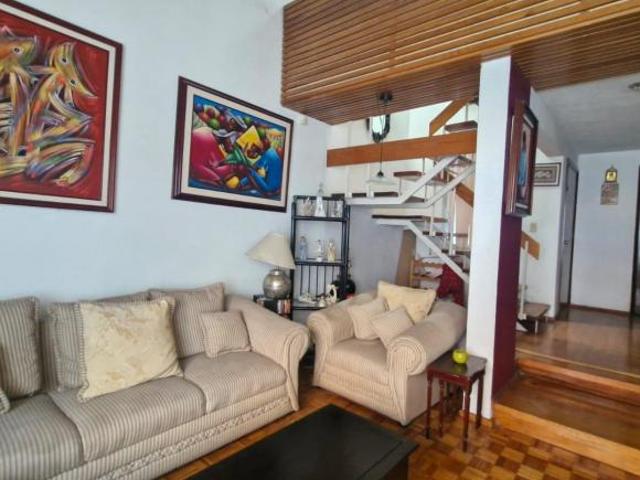 Casa en fraccionamiento con vigilancia cerca de parque
