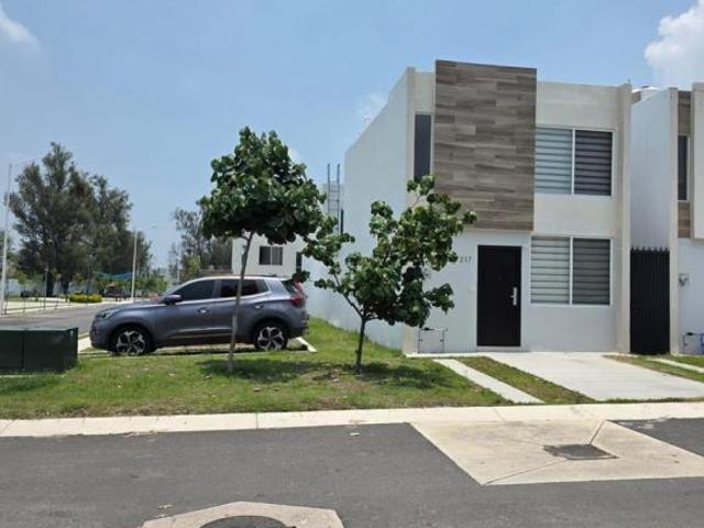 Casa en fraccionamiento de 3 recamaras con excedente
