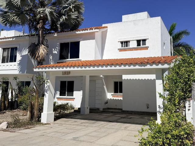 Casa en Fraccionamiento El Cid