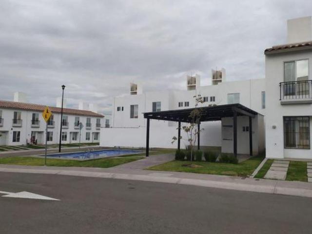 Casa en Fraccionamiento en Venta en Tlacote El Bajo