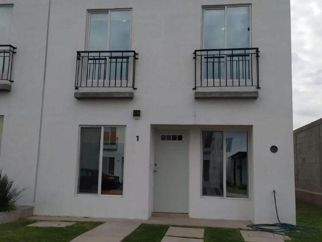 Casa en Fraccionamiento en Venta en Tlacote El Bajo