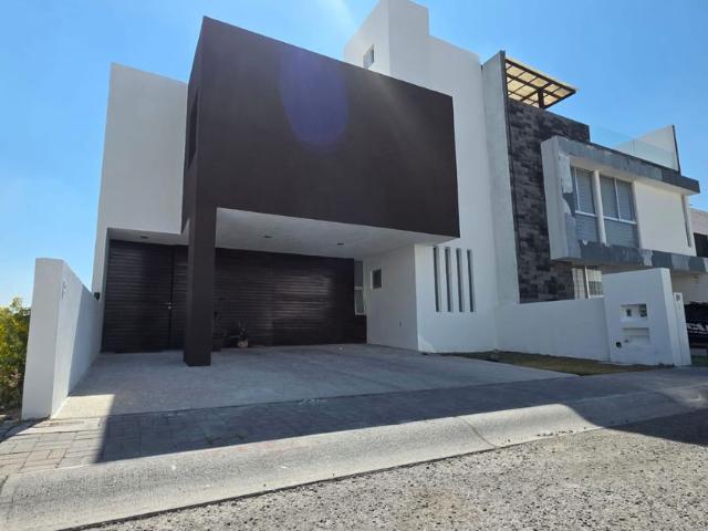 Casa en fraccionamiento en renta Zibatá, El Marqués