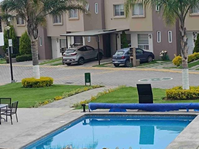 Casa en fraccionamiento en renta Alcanfores, Barrio Del Calvario, San Juan Cuautlancingo, Puebla, México