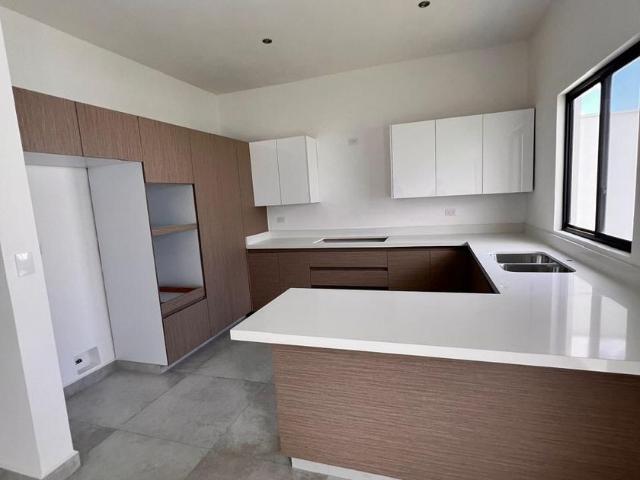 Casa en fraccionamiento en renta Altares Residencial, Paseo Del Altar Mayor, Altares Residencial, Santiago, Nuevo León, México