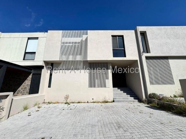 Casa en fraccionamiento en renta Altozano El Nuevo Querétaro, Municipio De Querétaro