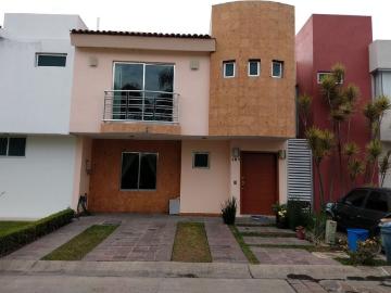 Casa en fraccionamiento en renta Av Nueva Galicia 1540, Nueva Galicia, La Tijera, Jalisco, México