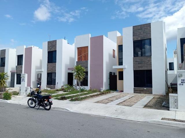 Casa en fraccionamiento en renta Avenida Marsella, Cataluña Ii, Playa Del Carmen, Quintana Roo, México