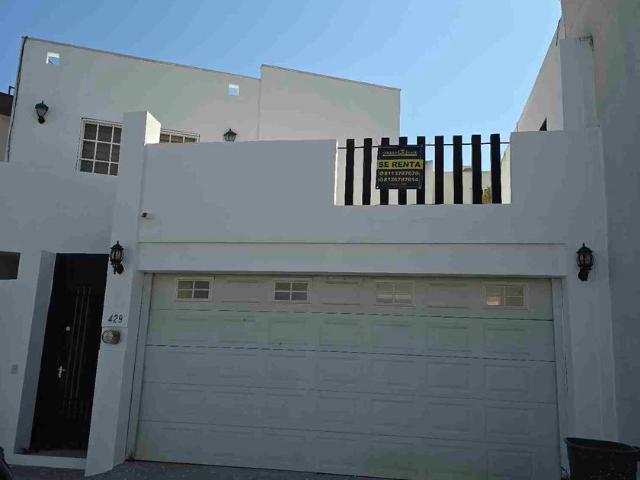 Casa en fraccionamiento en renta Avenida Puerta De Hierro, Monterrey, Nuevo León, México