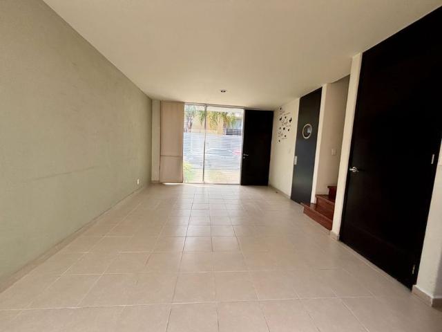 Casa en fraccionamiento en renta Avenida Santa Rosa 18, Cuatro Caminos, San Juan Cuautlancingo, Puebla, México