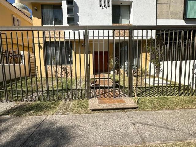 Casa en fraccionamiento en renta Avenida Valle De Atemajac 2556 2634, Jardín Real, Zapopan, Jalisco, 45136, Mex