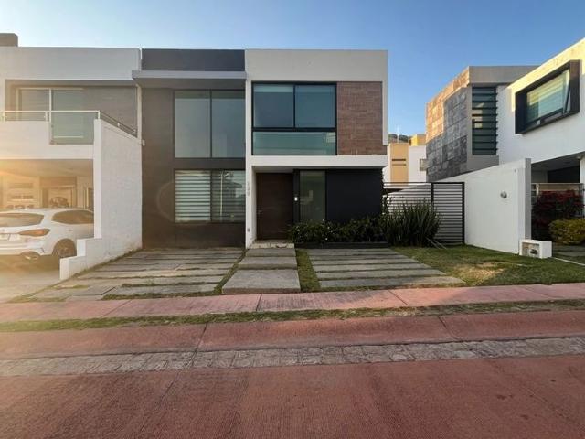 Casa en fraccionamiento en renta Azofra 120, La Rioja, Los Gavilanes, Jalisco, México
