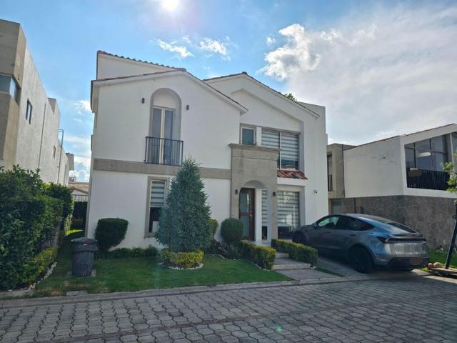 Casa en fraccionamiento en renta Bakeira Condado Del Valle, Condado Del Valle, Estado De México, México
