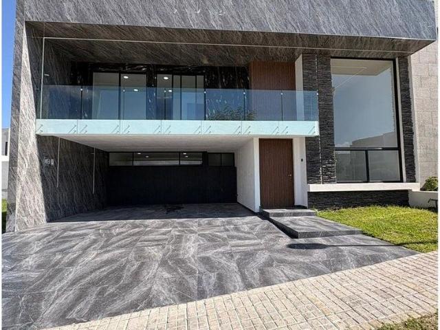 Casa en fraccionamiento en renta Boulevard De Los Volcanes Sur, Lomas De Angelópolis, Puebla, México