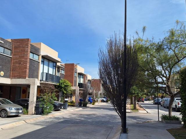 Casa en fraccionamiento en renta Boulevard Orquídea Poniente, El Mesón, San Luis Potosí, 78397, Mex