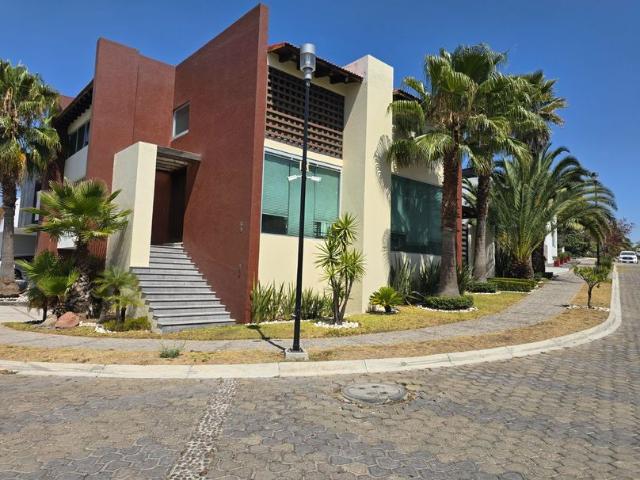 Casa en fraccionamiento en renta Boulevard Lomas P, Clúster 777, Pueblo De San Bernardino Tlaxcalancingo, San Andrés Cholula, Puebla, 72830, Mex