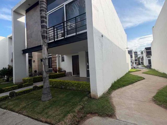 Casa en fraccionamiento en renta Boulevard Soberna, Piamonte, León, Guanajuato, 37296, México