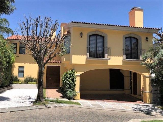 Casa en fraccionamiento en renta Calzada Zavaleta 53, Residencial Santa Cruz Guadalupe, Puebla, 72170, Mex