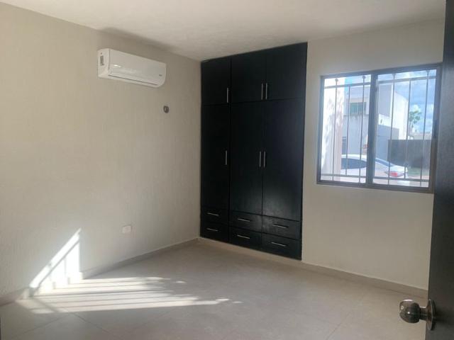 Casa en fraccionamiento en renta Calle 143 745, Fraccionamiento Los Héroes, Mérida, Yucatán, 97306, Mex