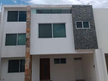 Casa en fraccionamiento en renta Calle Tlatlauquitepec, Barrio Jesús Tlatempa, San Pedro Cholula, Puebla, 72770, Mex
