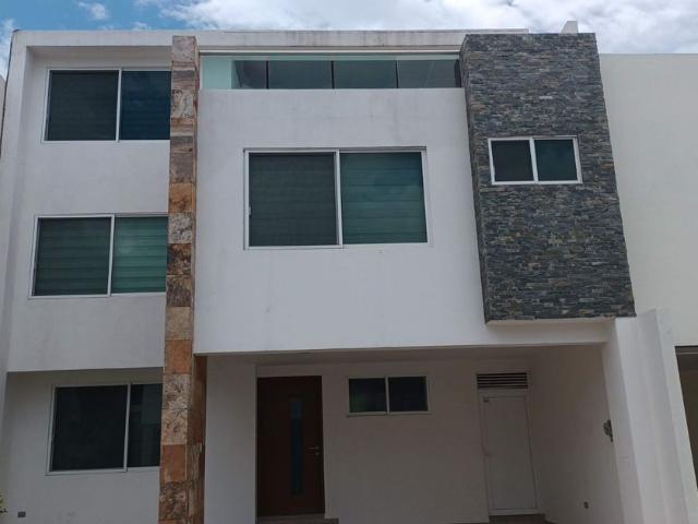 Casa en fraccionamiento en renta Calle Tlatlauquitepec, Barrio Jesús Tlatempa, San Pedro Cholula, Puebla, 72770, Mex