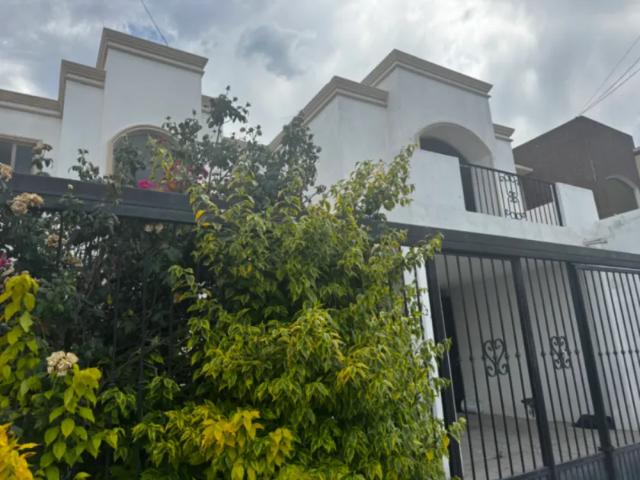 Casa en fraccionamiento en renta Calle Chabacanos, Saltillo, Coahuila, 25207, México