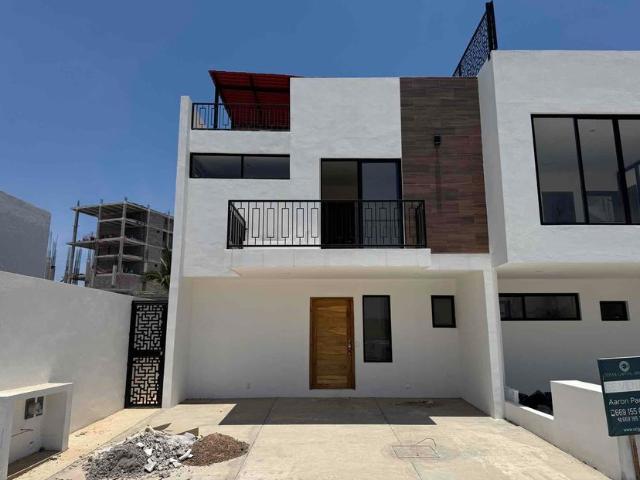 Casa en fraccionamiento en renta Calle Mar Del Labrador, Mazatlán, Sinaloa, 82129, Mex