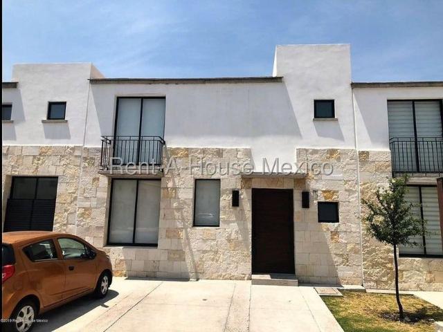 Casa en fraccionamiento en renta Calle Paso De Los Toros, Villa Santa Lucía, El Refugio Residencial, Querétaro, 76146, Mex