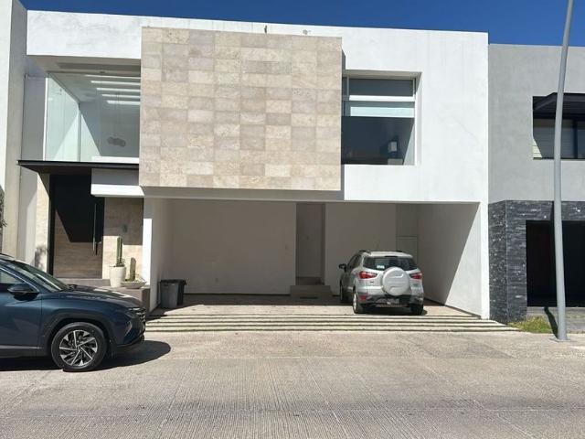 Casa en fraccionamiento en renta Cerradas Del Pedregal, Avenida Parque Chapultepec, San Luis Potosí, México