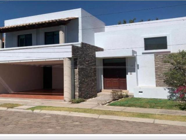 Casa en fraccionamiento en renta Cipreses Zavaleta, Municipio De Puebla